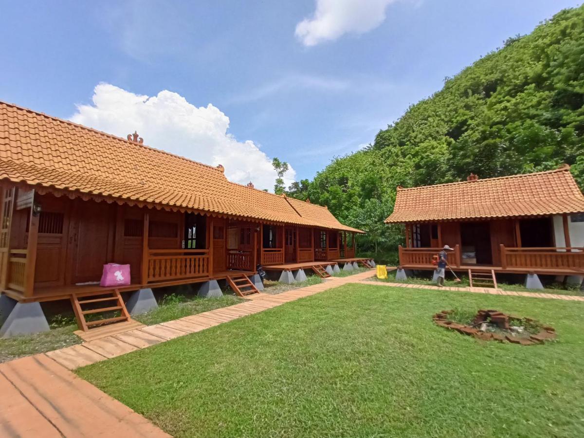 Seger Nusantara Ostello Kalisat Esterno foto