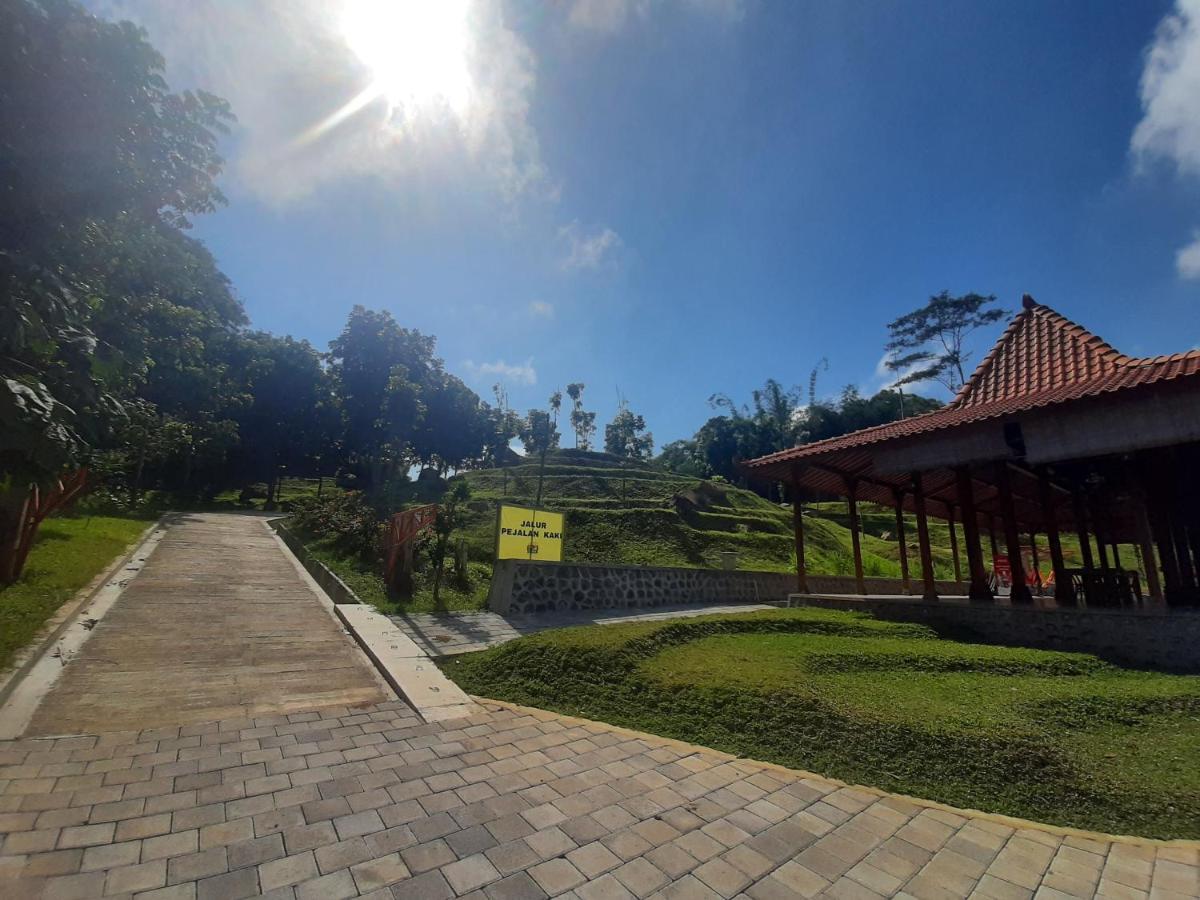 Seger Nusantara Ostello Kalisat Esterno foto